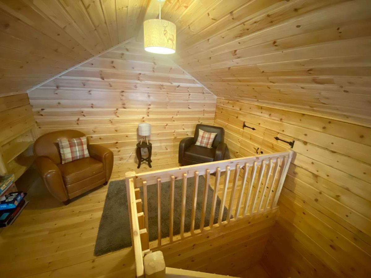 Pine Lodge Gorebridge Екстериор снимка
